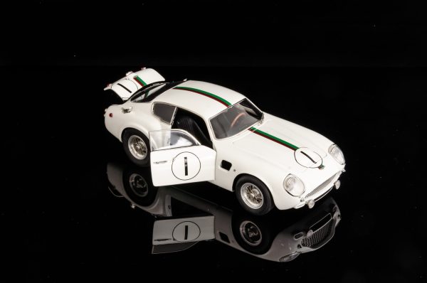 CMC Aston Martin DB 4 GT Zagato Le Mans-4