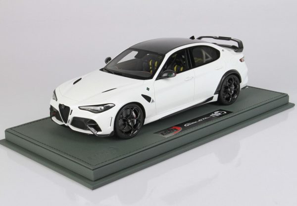 BBR Alfa Romeo Giulia GTAM Bianco Trofeo|roll bar Bianco Trofeo silver brakes