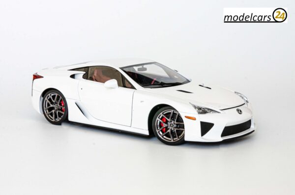 Auto Art Lexus LFA weiss