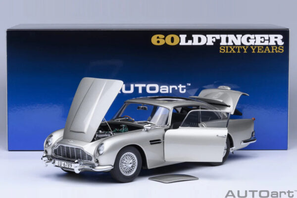 AUTOart 1/18 Aston Martin DB5 “007 GOLDFINGER” with weapons (silver) 