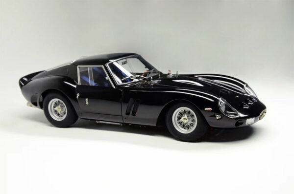 Martisan Ferrari 250 GTO Nero mit Kupferkarosserie