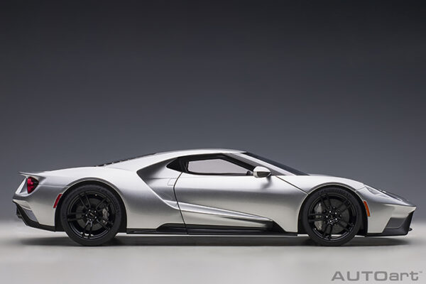 AUTOart 1:12 Ford GT 2017 (ingot silver:black stripes)