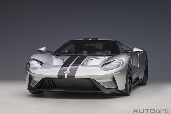 AUTOart 1:12 Ford GT 2017 (ingot silver:black stripes)