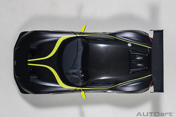 AUTOart Aston Martin Vulcan 2015 (mattblack:lime green stripes)