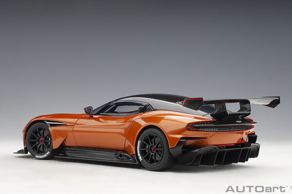 AUTOart Aston Martin Vulcan 2015 (madagascar orange)