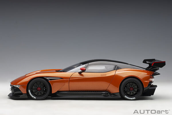 AUTOart Aston Martin Vulcan 2015 (madagascar orange)