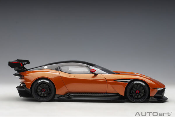 AUTOart Aston Martin Vulcan 2015 (madagascar orange)