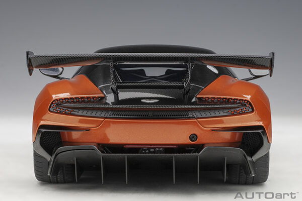 AUTOart Aston Martin Vulcan 2015 (madagascar orange)