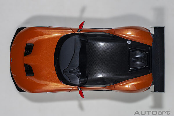 AUTOart Aston Martin Vulcan 2015 (madagascar orange)