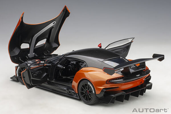 AUTOart Aston Martin Vulcan 2015 (madagascar orange)