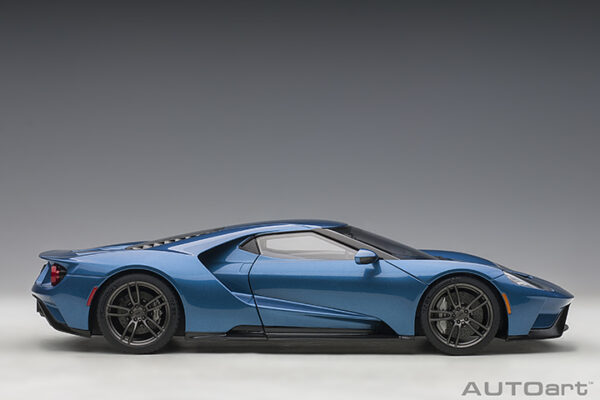 AUTOart Ford GT 2017 (liquid blue) (composite model:full