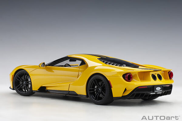 AUTOart Ford GT 2017 (triple yellow: black stripes) (composite