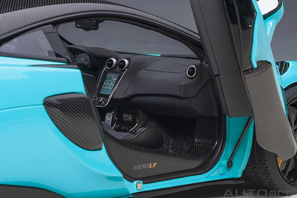 AUTOart McLaren 600LT 2019 (fistral blue) (composite