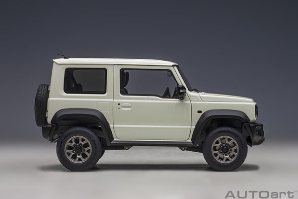 AUTOart Suzuki Jimny (JB74) SIERRA (pure white pearl)