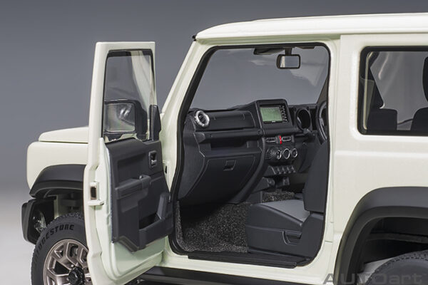 AUTOart Suzuki Jimny (JB74) SIERRA (pure white pearl)