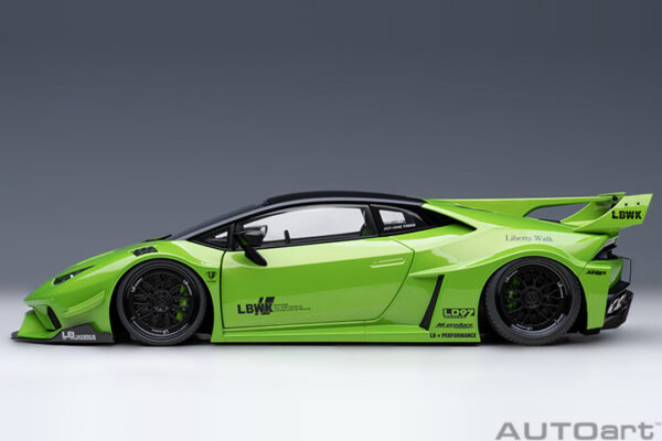 AUTOart LIBERTY WALK LB SILHOUETTE WORKS Huracan GT  2019