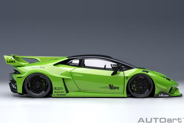 AUTOart LIBERTY WALK LB SILHOUETTE WORKS Huracan GT  2019