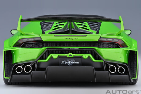 AUTOart LIBERTY WALK LB SILHOUETTE WORKS Huracan GT  2019