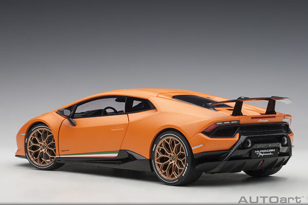 AUTOart Lamborghini Huracán Performante 2017 (arancio