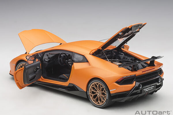 AUTOart Lamborghini Huracán Performante 2017 (arancio