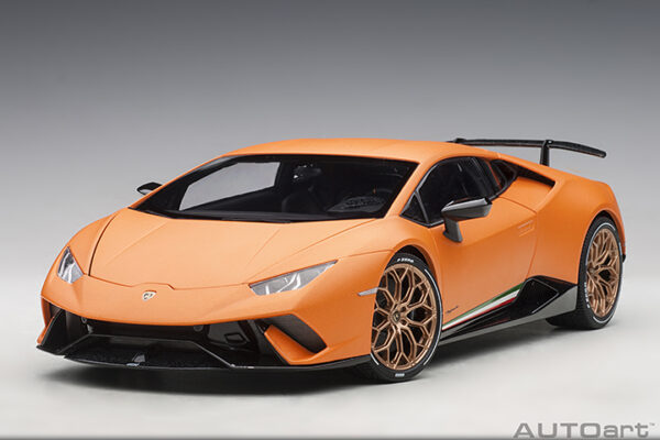 AUTOart Lamborghini Huracán Performante 2017 (arancio