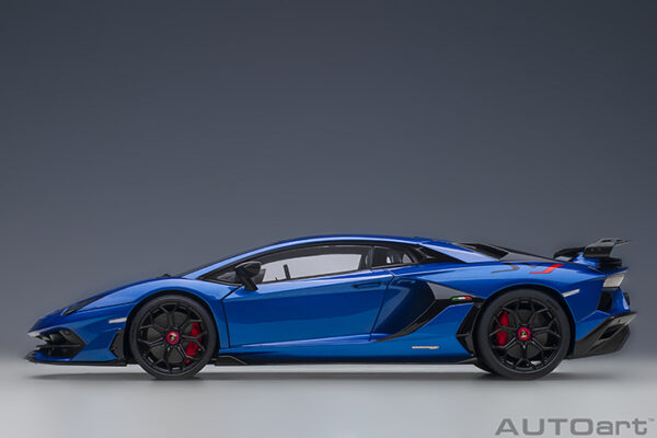 AUTOart Lamborghini Aventador SVJ 2019 (blu Nethuns : metallic blue)