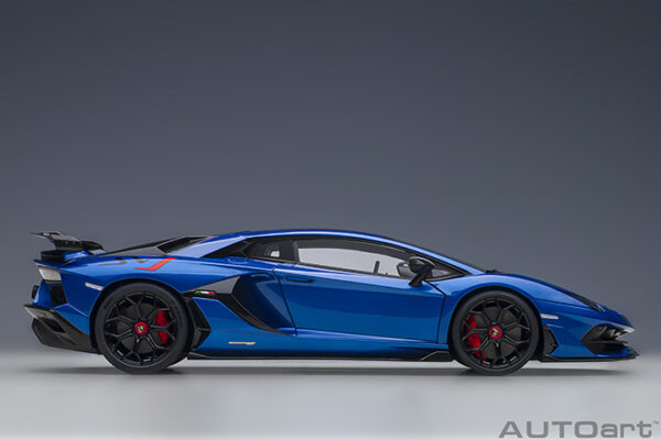 AUTOart Lamborghini Aventador SVJ 2019 (blu Nethuns : metallic blue)