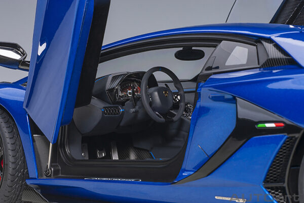 AUTOart Lamborghini Aventador SVJ 2019 (blu Nethuns : metallic blue)