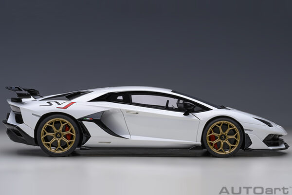 AUTOart Lamborghini Aventador SVJ 2019 (BIANCO ASOPO:METALLIC WHITE)