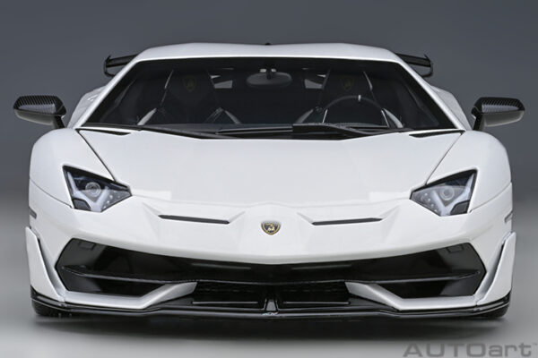 AUTOart Lamborghini Aventador SVJ 2019 (BIANCO ASOPO:METALLIC WHITE)