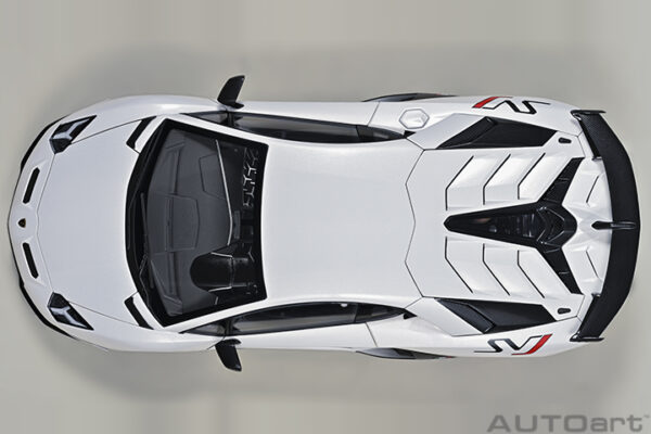 AUTOart Lamborghini Aventador SVJ 2019 (BIANCO ASOPO:METALLIC WHITE)