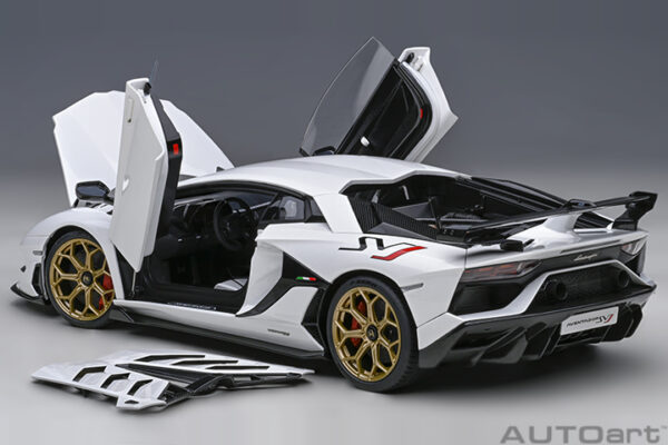 AUTOart Lamborghini Aventador SVJ 2019 (BIANCO ASOPO:METALLIC WHITE)