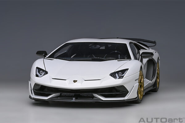 AUTOart Lamborghini Aventador SVJ 2019 (BIANCO ASOPO:METALLIC WHITE)