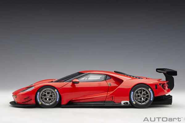 AUTOart Ford GT LM Plain Body Version 2018 (red)