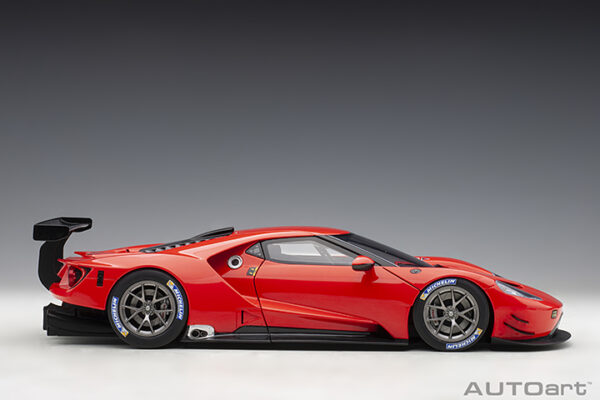 AUTOart Ford GT LM Plain Body Version 2018 (red)