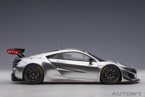 AUTOart HONDA NSX GT3 2018 (hyper silver)