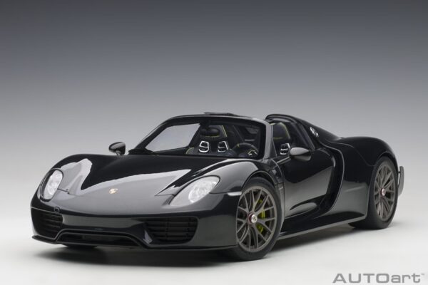 AUTOart Porsche 918 Spyder Weissach Package (Basaltschwarzmetallic) 1:12