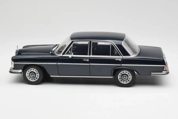 Norev Mercedes 280 SE W107 dunkelblau – Bild 6