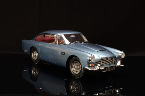 12Art Aston Martin DB4 blue 1962