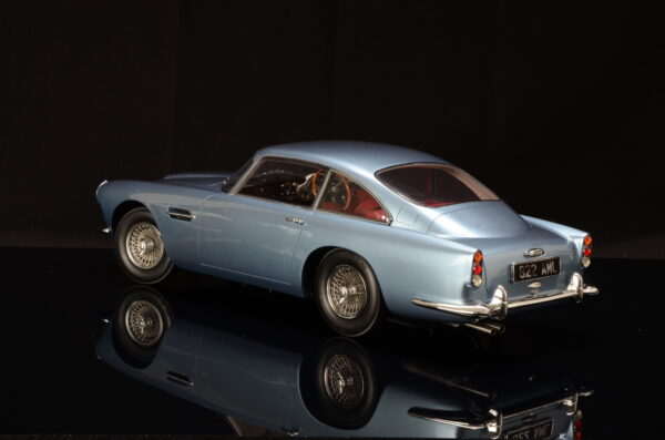 12Art Aston Martin DB4 blue 1962 1:12 – Bild 2