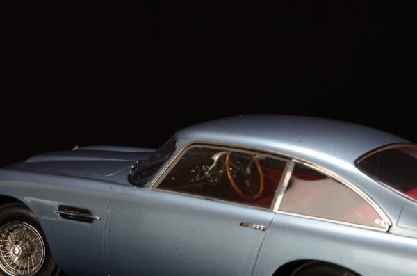 12Art Aston Martin DB4 blue 1962 1:12 – Bild 5