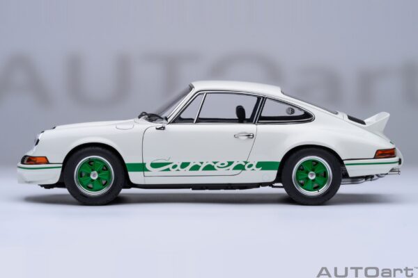 AUTOart Porsche 911 Carrera 2.7 RS (Grand Prix White with Green stripes) – Bild 4